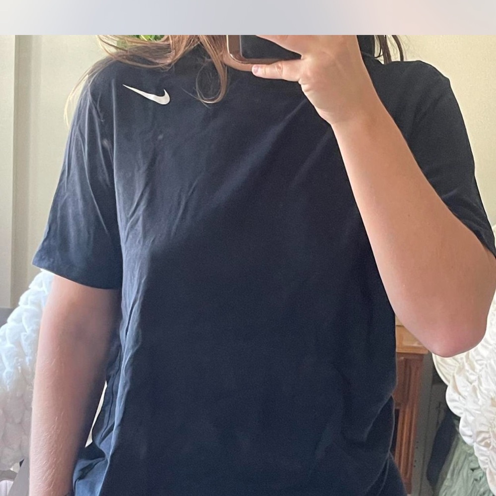 Nike Women's Black Short Sleeve Tee